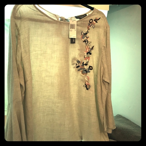 NWT Chelsea & Theodore woman’s shirt🍁🍂 - Picture 3 of 7